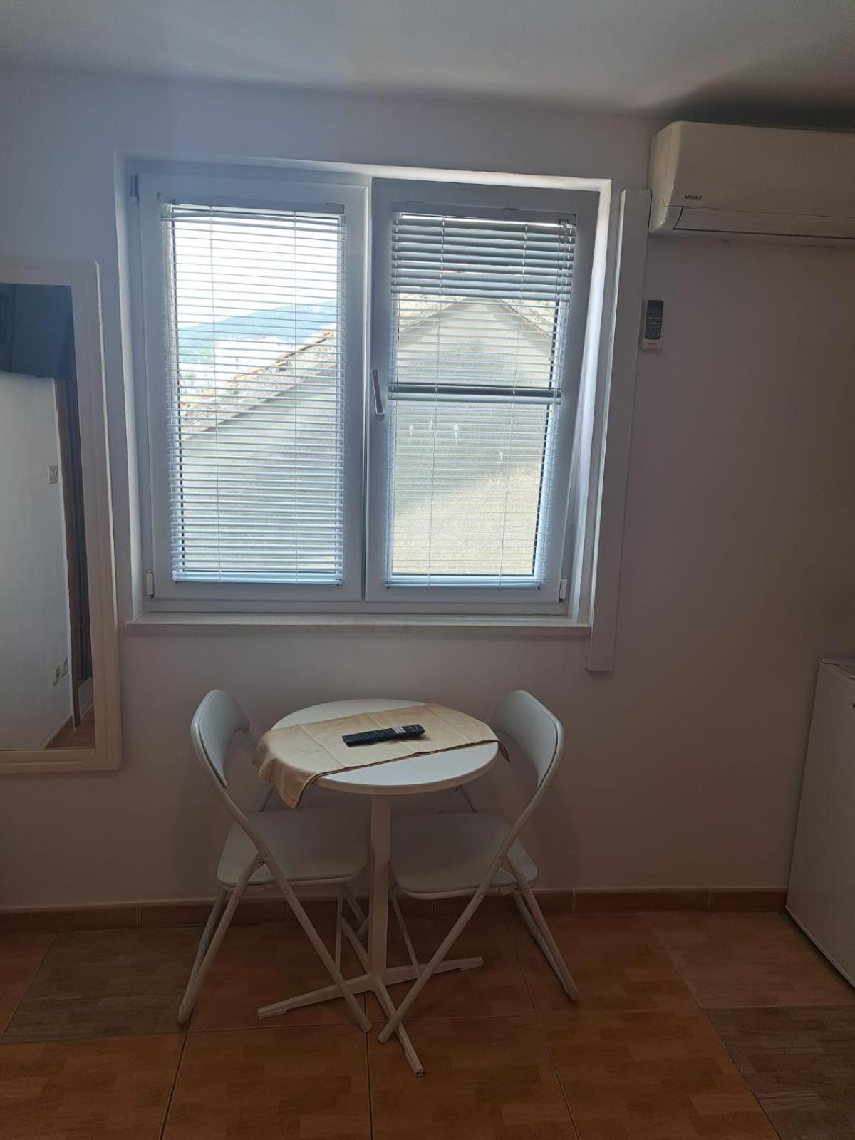 מאקרסקה Apartmani Diki מראה חיצוני תמונה