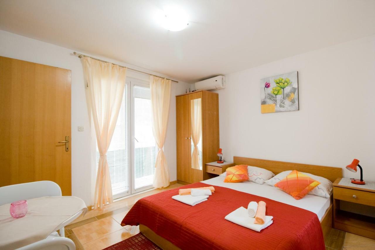 מאקרסקה Apartmani Diki מראה חיצוני תמונה
