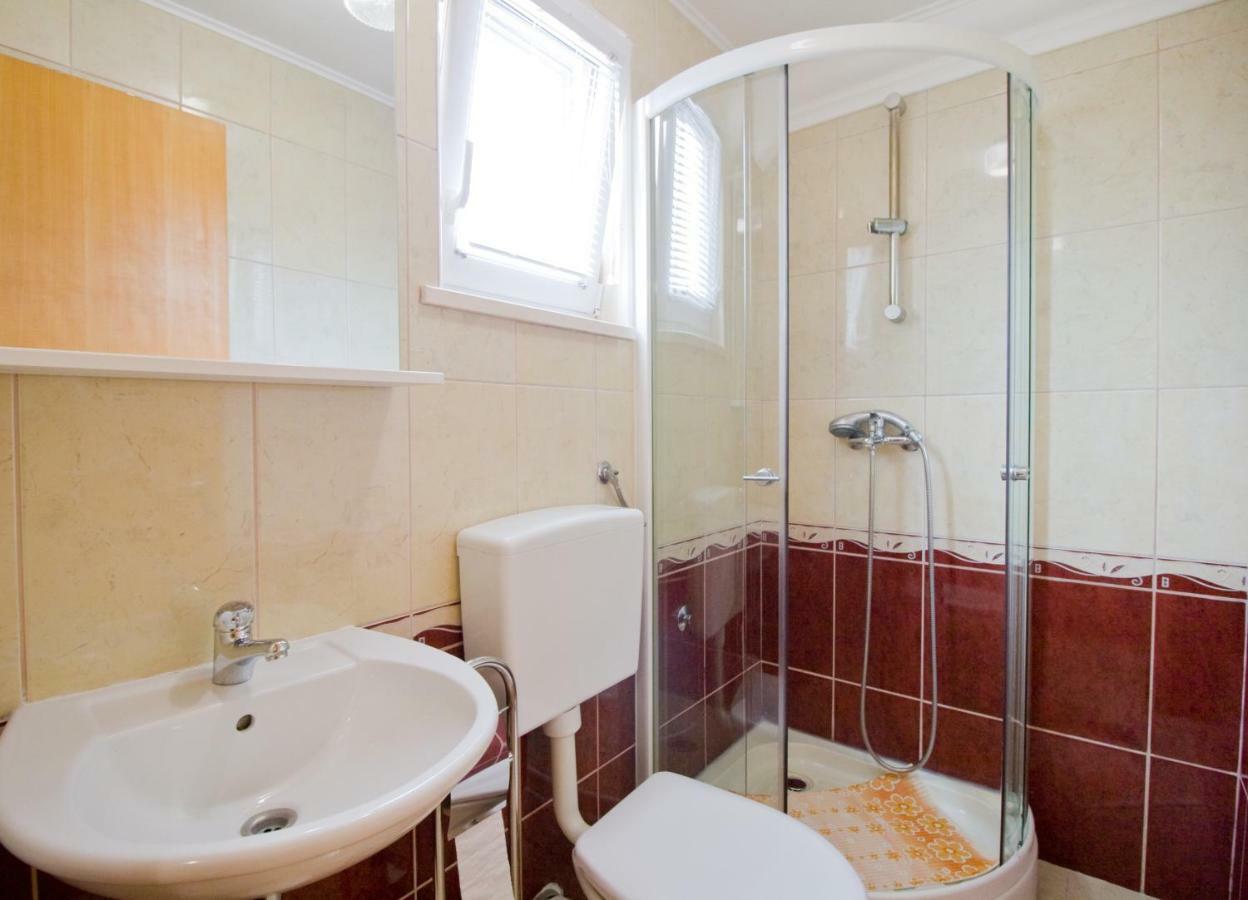 מאקרסקה Apartmani Diki מראה חיצוני תמונה