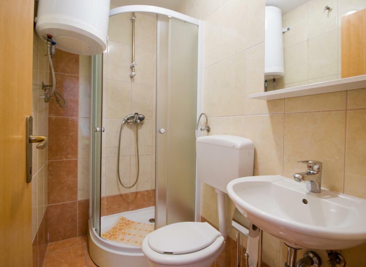 מאקרסקה Apartmani Diki מראה חיצוני תמונה