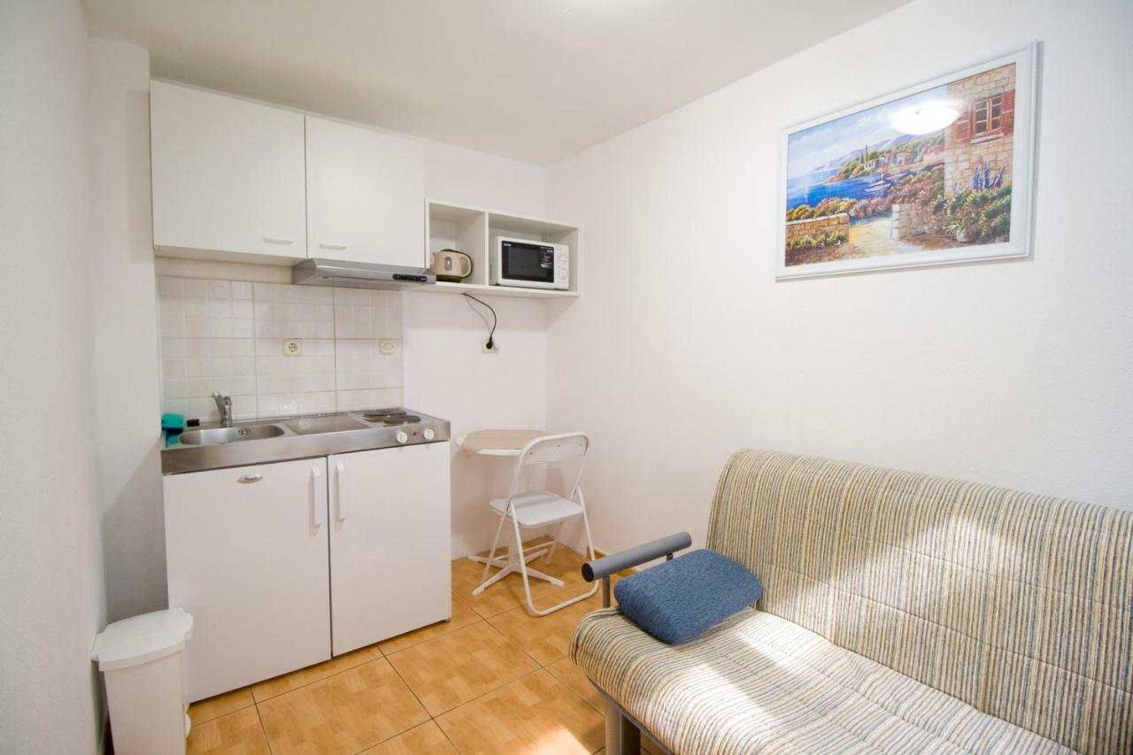 מאקרסקה Apartmani Diki מראה חיצוני תמונה