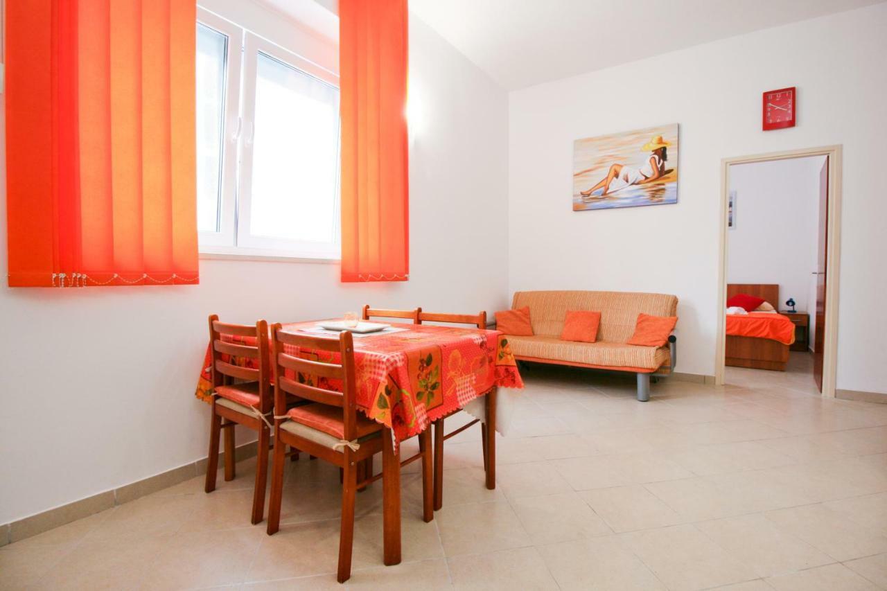 מאקרסקה Apartmani Diki מראה חיצוני תמונה